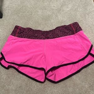 Lululemon Speed Up Low Rise Flash Light 2.5” Lined Short Size 6